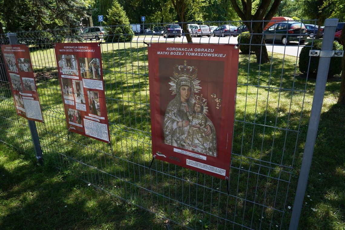 Wystawa o koronacji Matki Bożej Tomaszowskiej