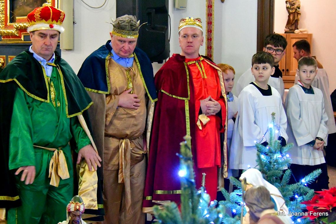 XIII Orszak Trzech Króli w Łukowej w nietypowej, wieczornej odsłonie