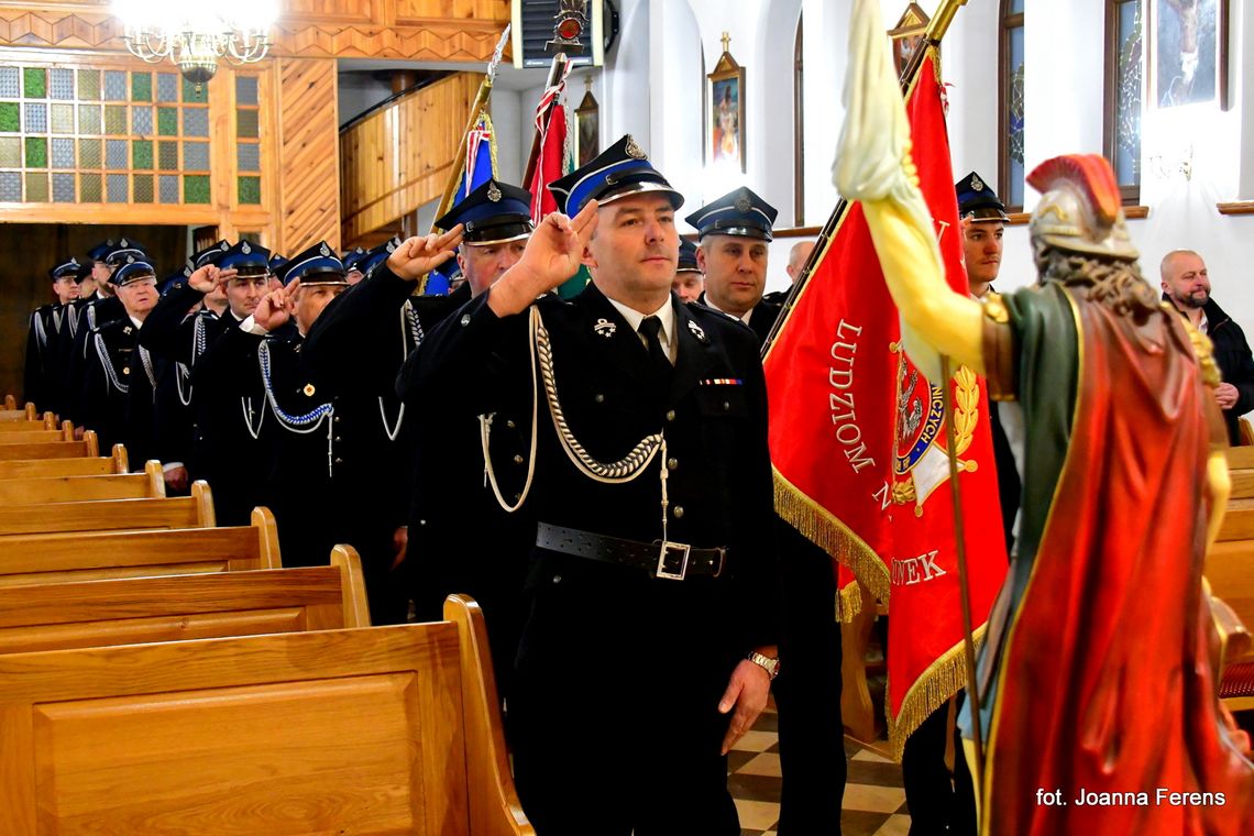 Zaduszki strażackie w Dąbrowicy