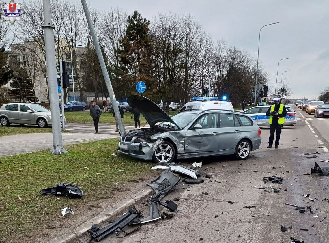 Zderzenie dwóch osobówek w Zamościu