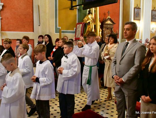 Goraj. Wprowadzenie relikwii Prymasa Tysiąclecia