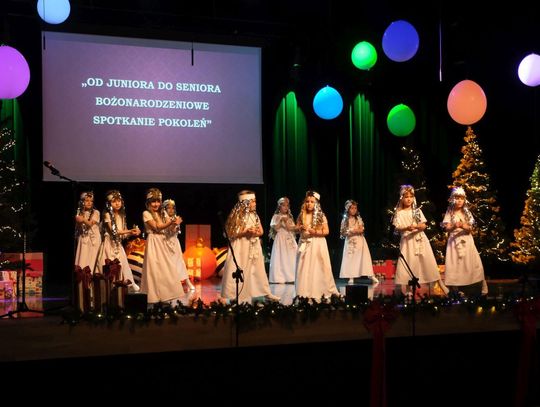 "Od Juniora do Seniora - bożonarodzeniowe spotkanie pokoleń" - ZDJĘCIA