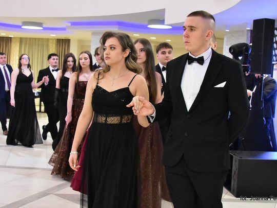 Biłgoraj. Studniówka maturzystów ZSZiO